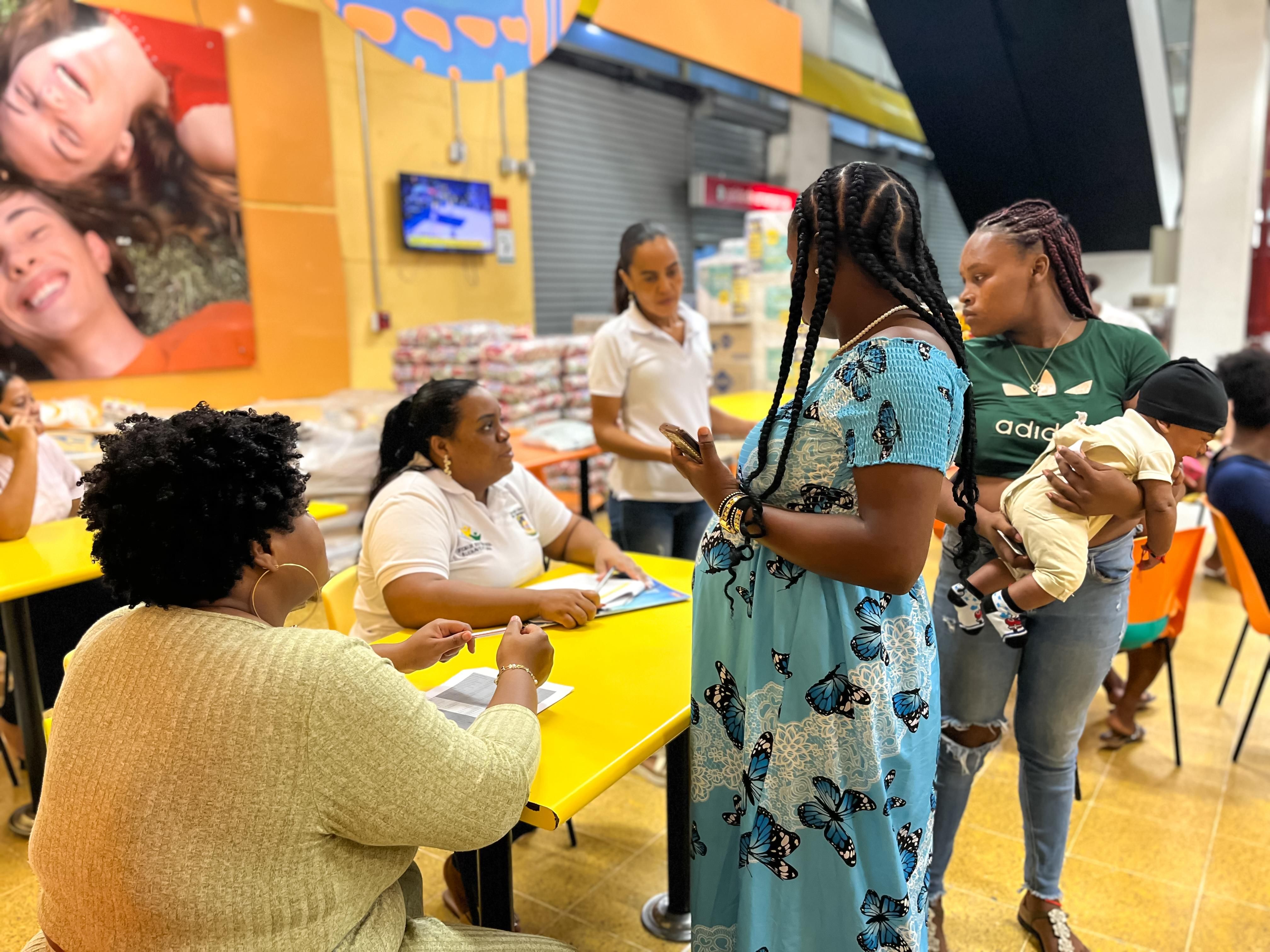 100 madres beneficiadas con el Plan de Nutrición, programa social de la Alcaldía Distrital con la Fundación Éxito