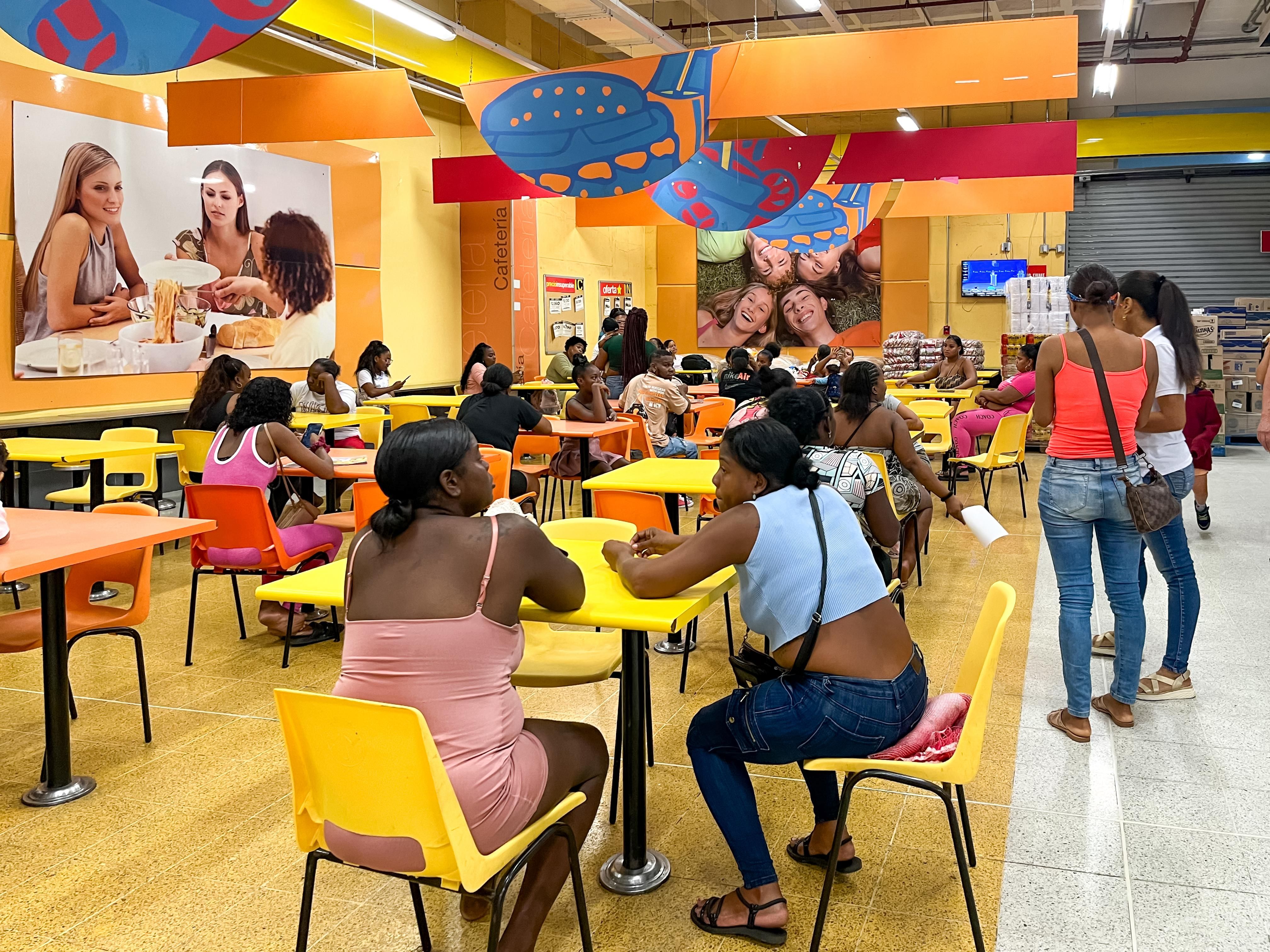 100 madres beneficiadas con el Plan de Nutrición, programa social de la Alcaldía Distrital con la Fundación Éxito