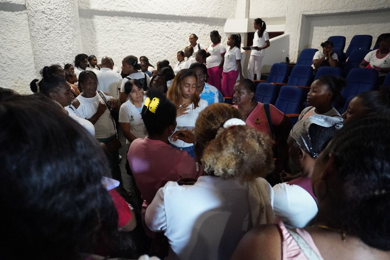 Madres comunitarias fortalecen su bienestar emocional con el apoyo de la Secretaría de Salud de Buenaventura