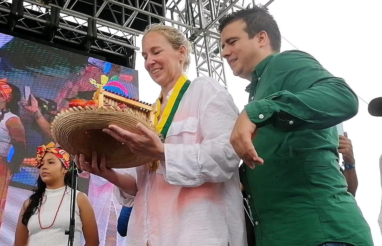 Eva Buzo conquista el Pacífico: una travesía de 40 km que puso a Buenaventura en el mapa mundial