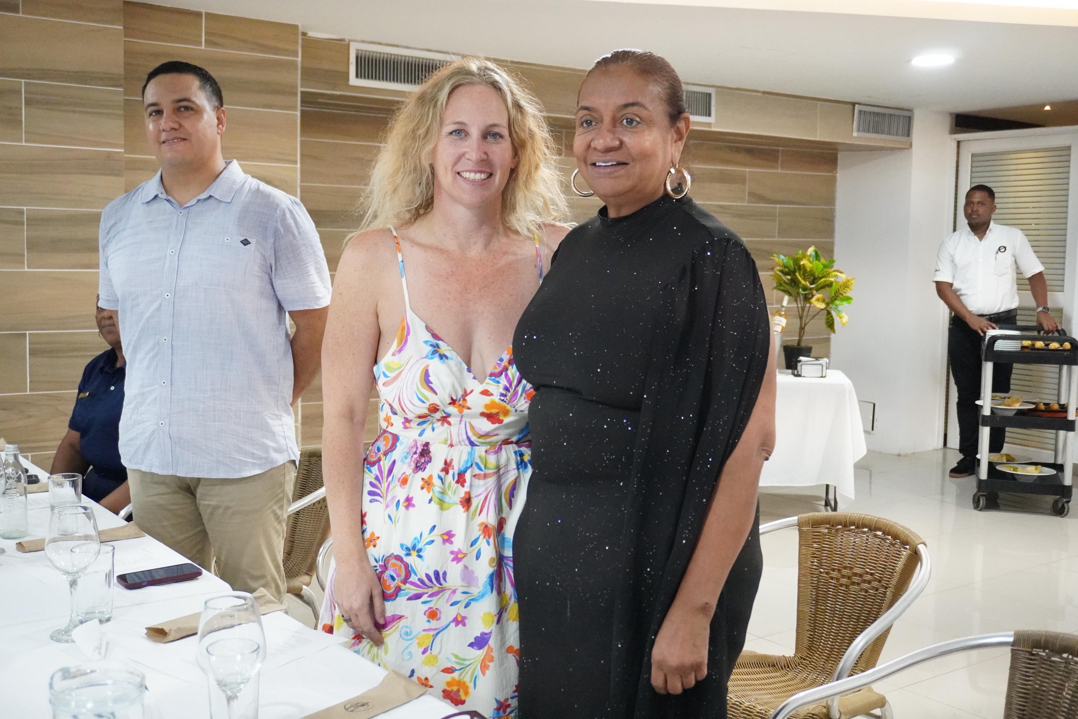 Eva Buzo ya está en Buenaventura para el gran Nado por la Paz