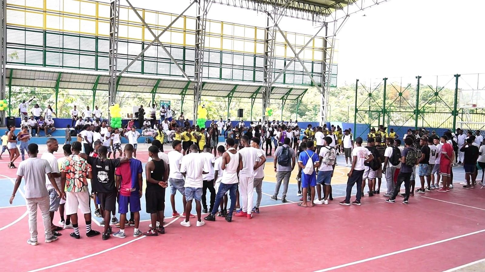Con rotundo éxito arrancó el campeonato de fútbol ‘Un Gol por el Amor y la Vida en la Comuna 12’