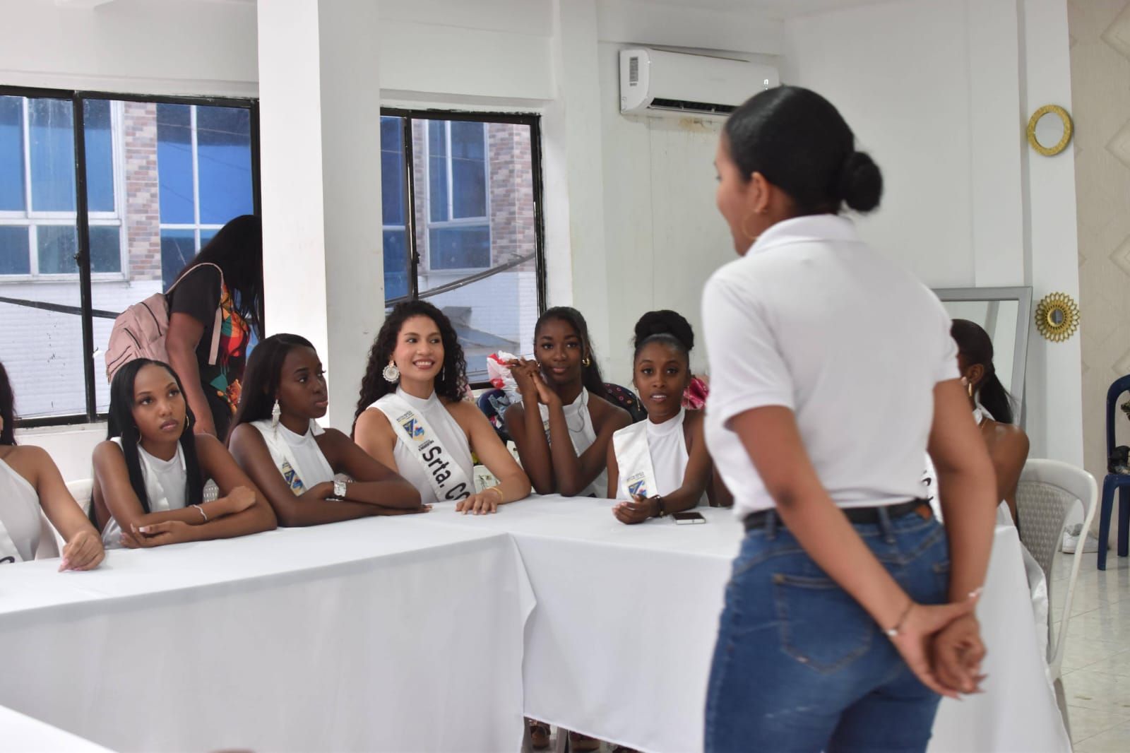 Candidatas a Señorita Buenaventura Folclor 2025 recibieron charla para prevenir las violencias basadas en género