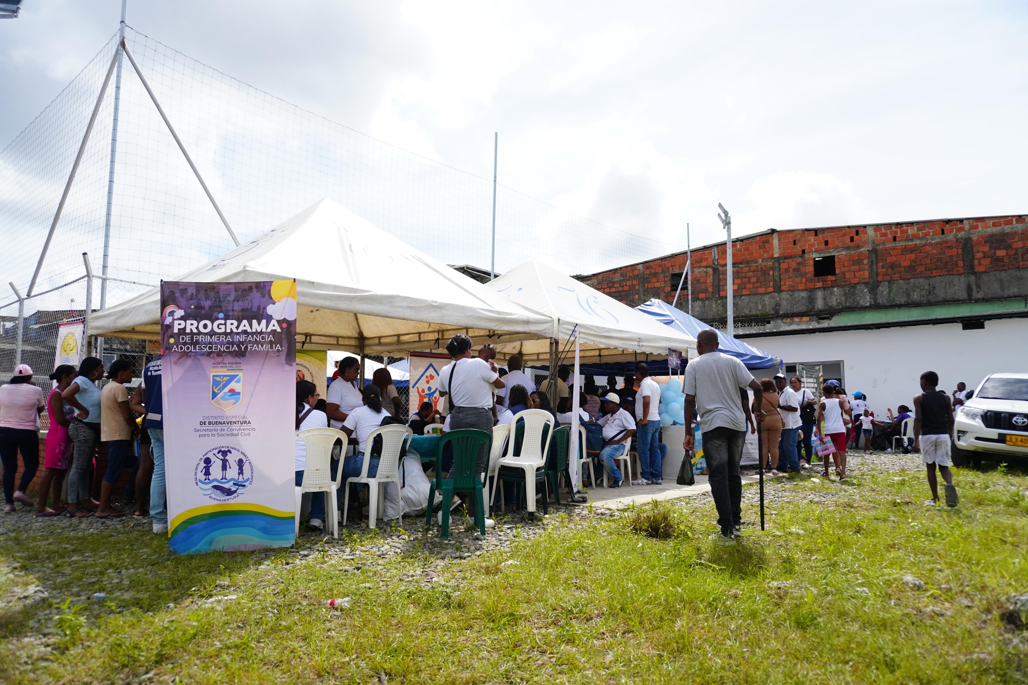 Alcaldesa Ligia del Carmen Córdoba asume compromisos con habitantes de la Comuna 3 al término de un nuevo Consejo de Gobierno a la Calle