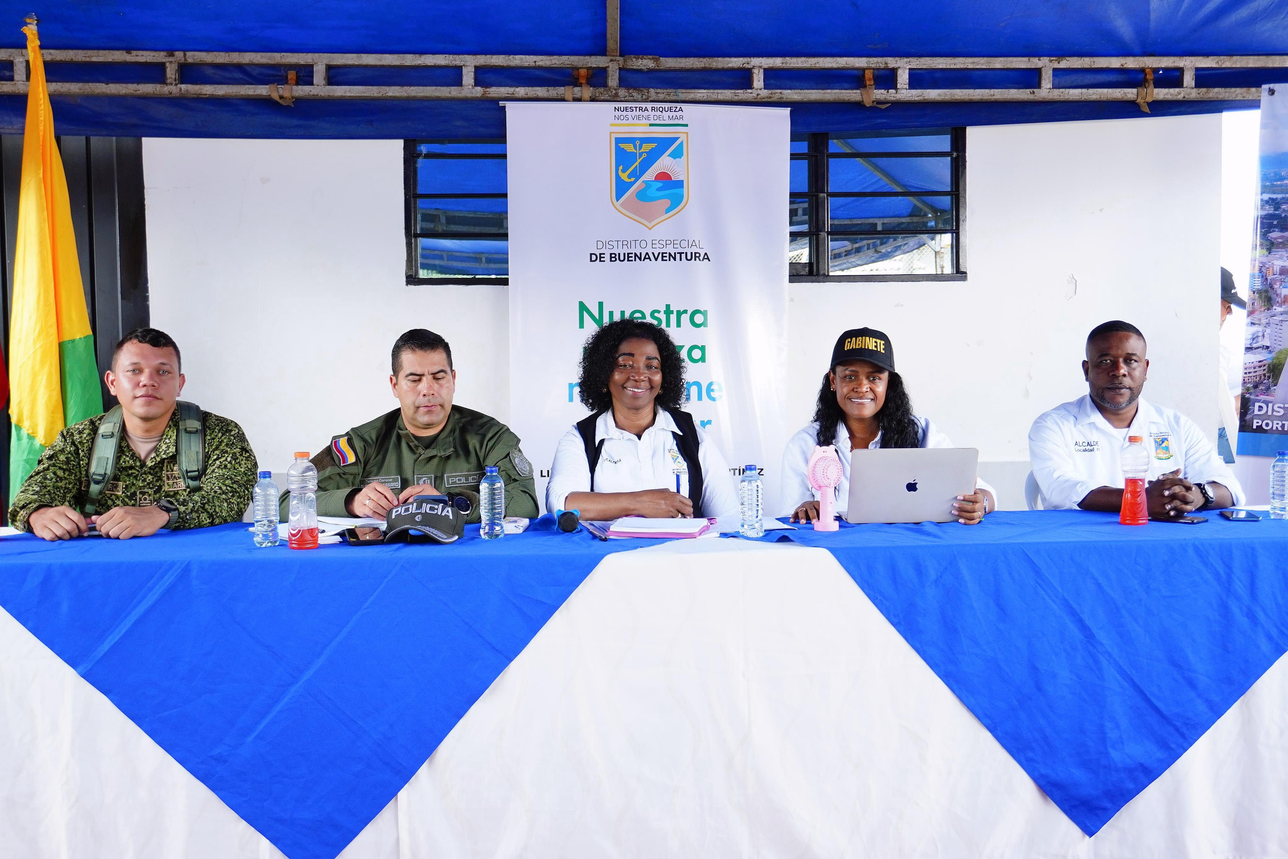 Alcaldesa Ligia del Carmen Córdoba asume compromisos con habitantes de la Comuna 3 al término de un nuevo Consejo de Gobierno a la Calle