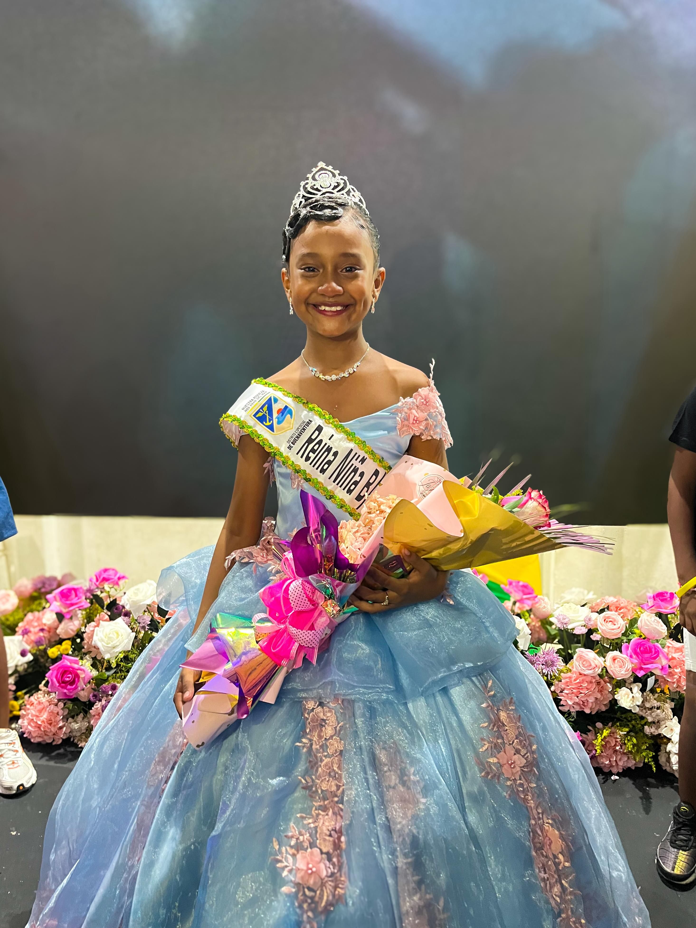 Hasly Salomé Matamba Montaño, representante de la Comuna 1, fue coronada como nueva Niña Buenaventura Folclor 2025