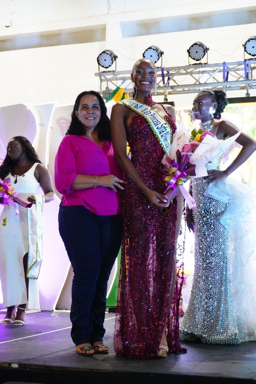 Zury Mayling Torres Palacios, representante de la Comuna 6, fue coronada como nueva Señorita Buenaventura Folclor 2025