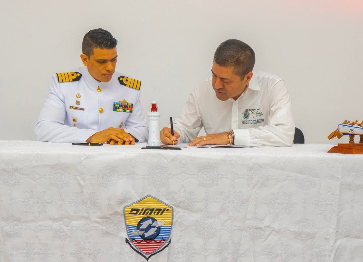 Alcaldesa Ligia del Carmen Córdoba destacó la labor del saliente Capitán de Puertos de Buenaventura, Alberto Buelvas