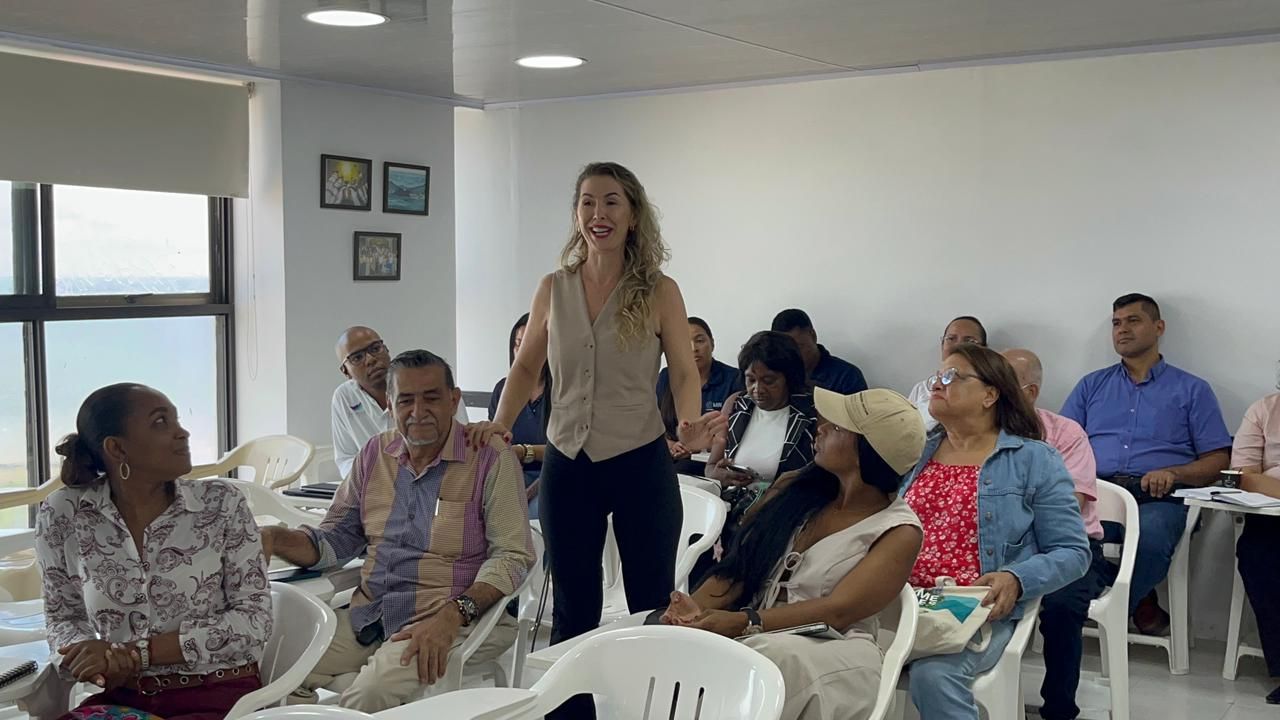 Directora de Administración y Gestión Financiera escuchó a comerciantes por inquietudes frente a cobros jurídicos impulsados por la Alcaldía Distrital