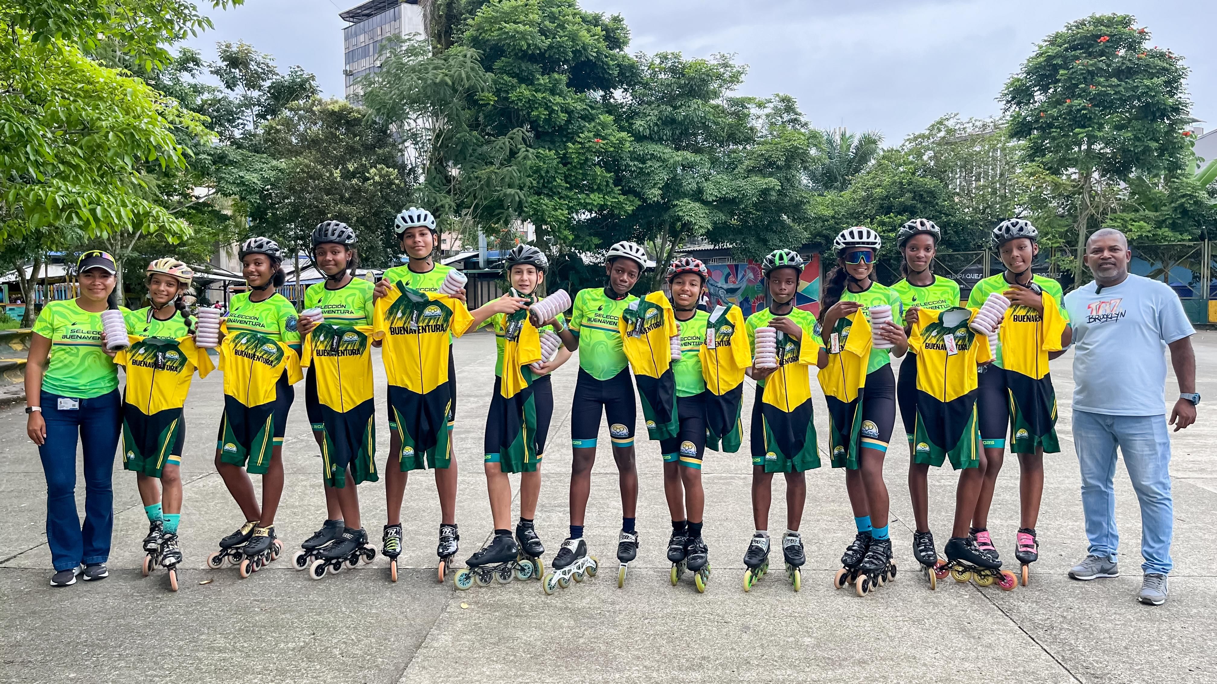 Administración Distrital entrega dotación a selección de patinaje que representará a Buenaventura en los Juegos Departamentales 2025