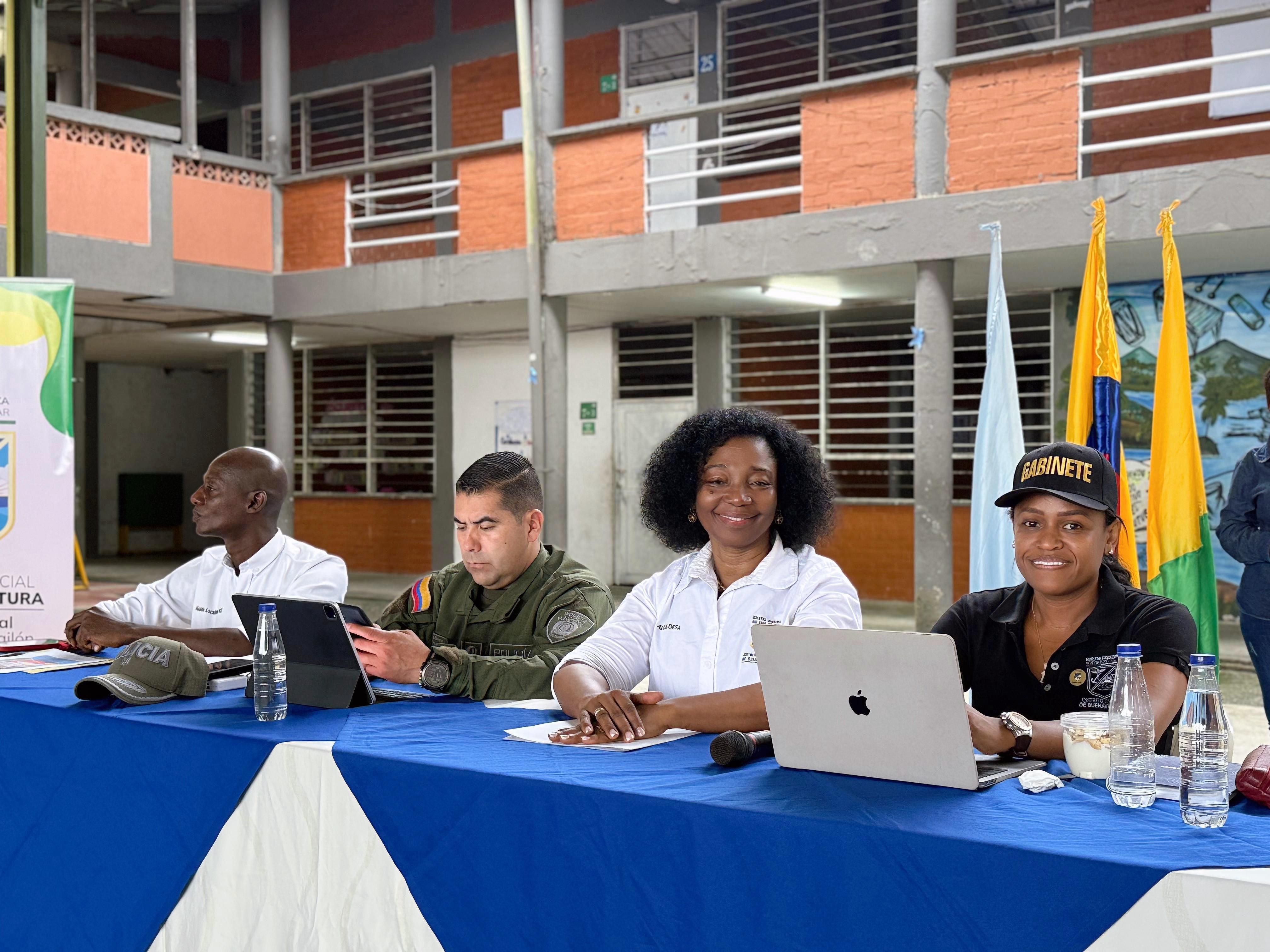 Alcaldía de Buenaventura acerca servicios y escucha a la comunidad de la Comuna 9 en jornada de "Gobierno a la Calle"