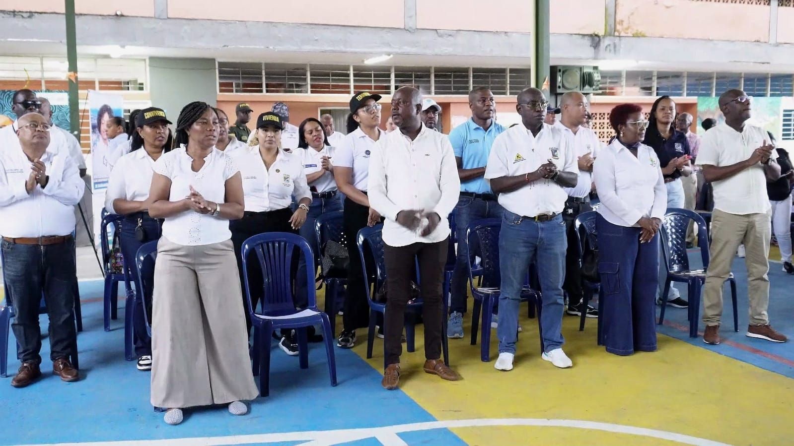 Alcaldía de Buenaventura acerca servicios y escucha a la comunidad de la Comuna 9 en jornada de "Gobierno a la Calle"