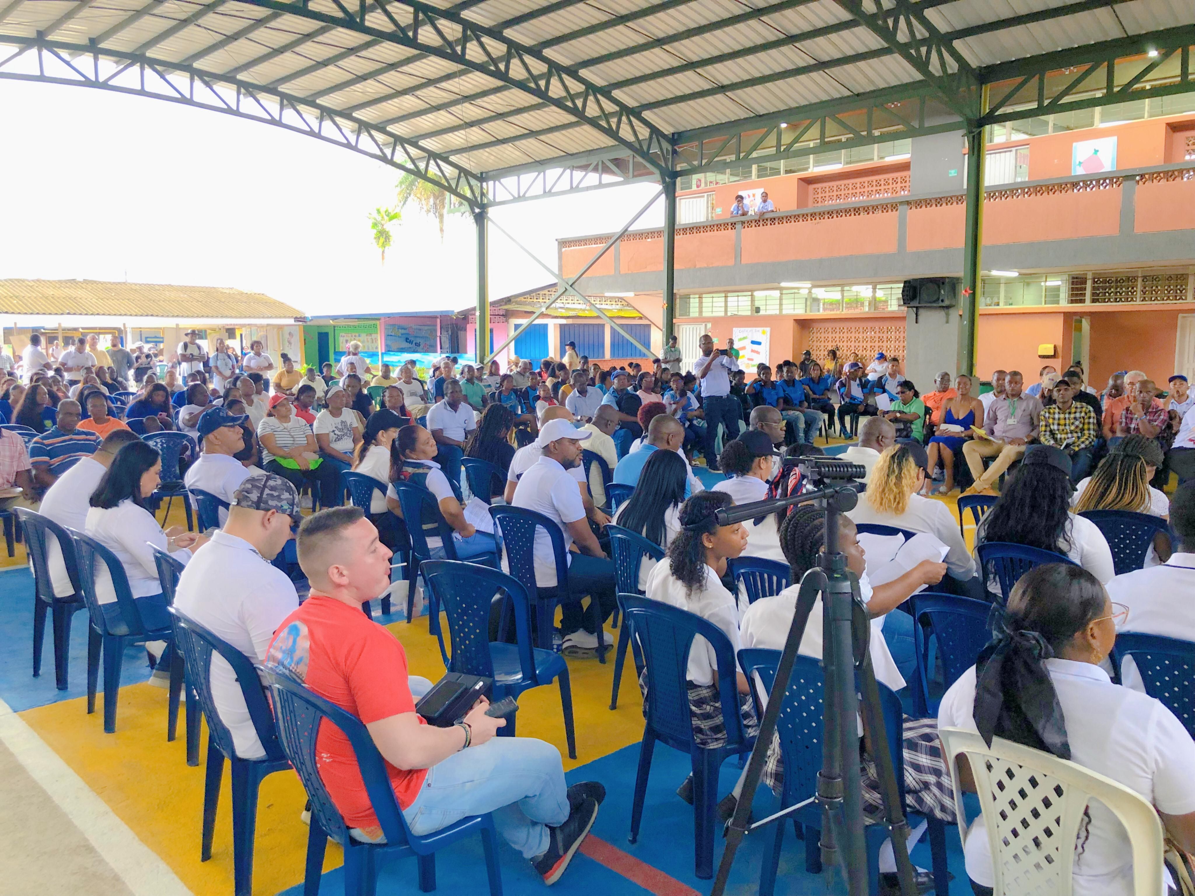 Alcaldía de Buenaventura acerca servicios y escucha a la comunidad de la Comuna 9 en jornada de "Gobierno a la Calle"