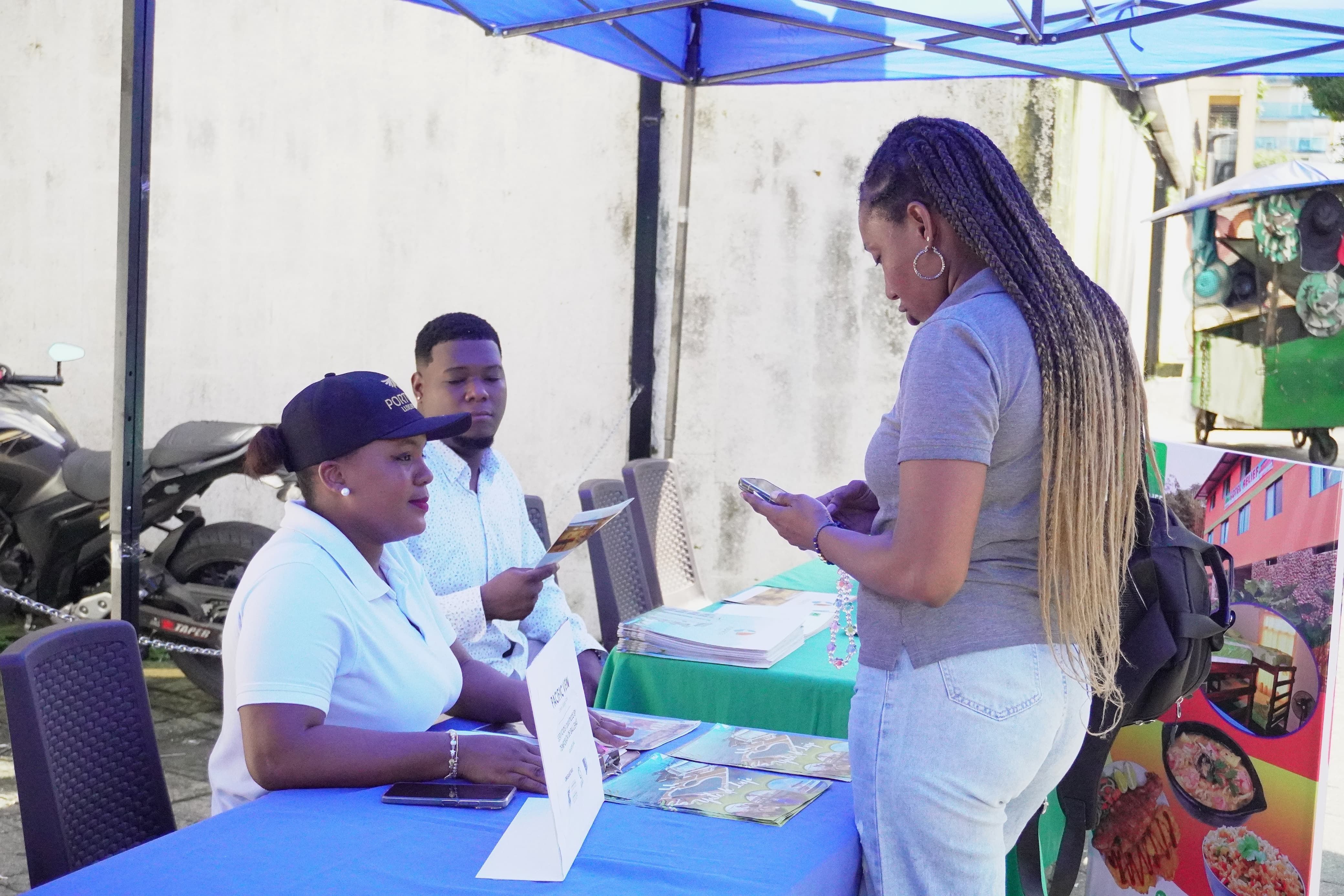 Buenaventura impulsa el turismo y la economía local con Feria Empresarial por la Temporada de Ballenas
