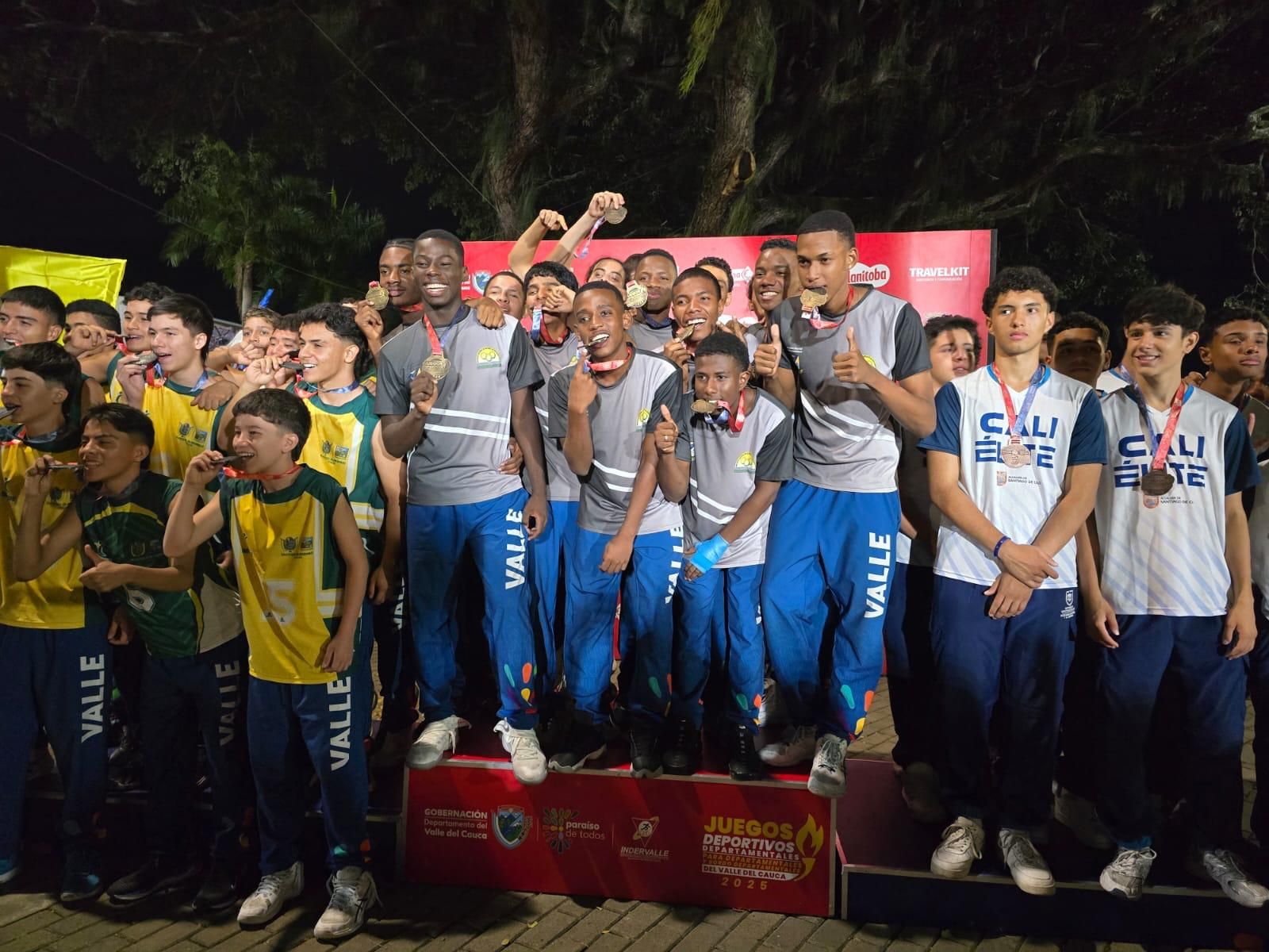 Buenaventura gana su primera medalla de oro en voleibol masculino en los Juegos Departamentales 2025