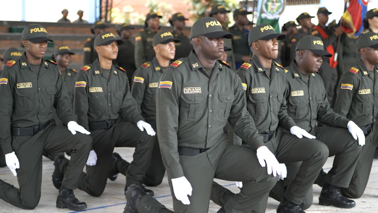 Programa Fuerza Joven incorpora a 42 auxiliares de Policía en Buenaventura