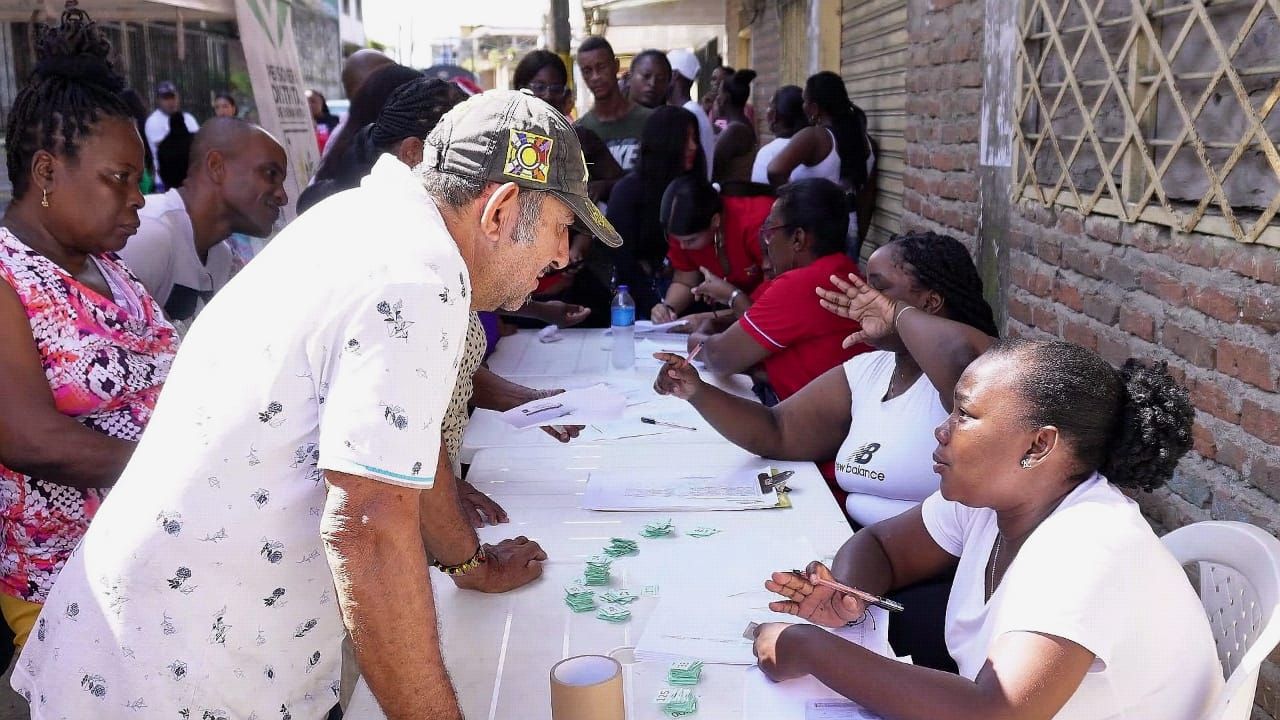 Jornada institucional en Muro Yusti acerca servicios y programas a la comunidad