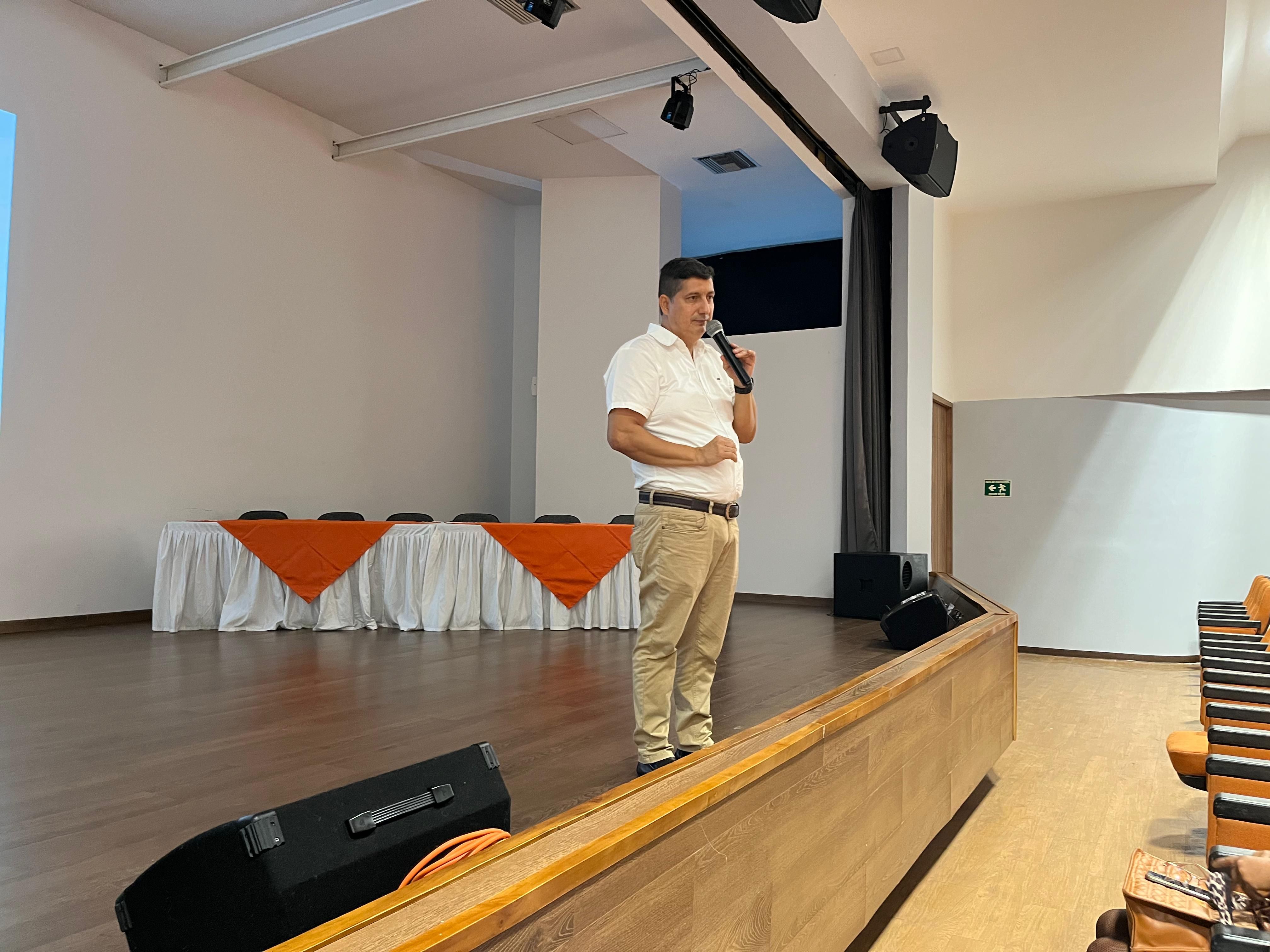 Capacitan a funcionarios de la Alcaldía Distrital en Administración Pública Moderna