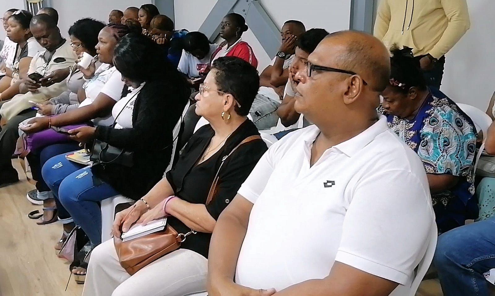 Embajadora y docentes de la Universidad de Chile trabajaron en Buenaventura con docentes sobre la Cultura de Paz