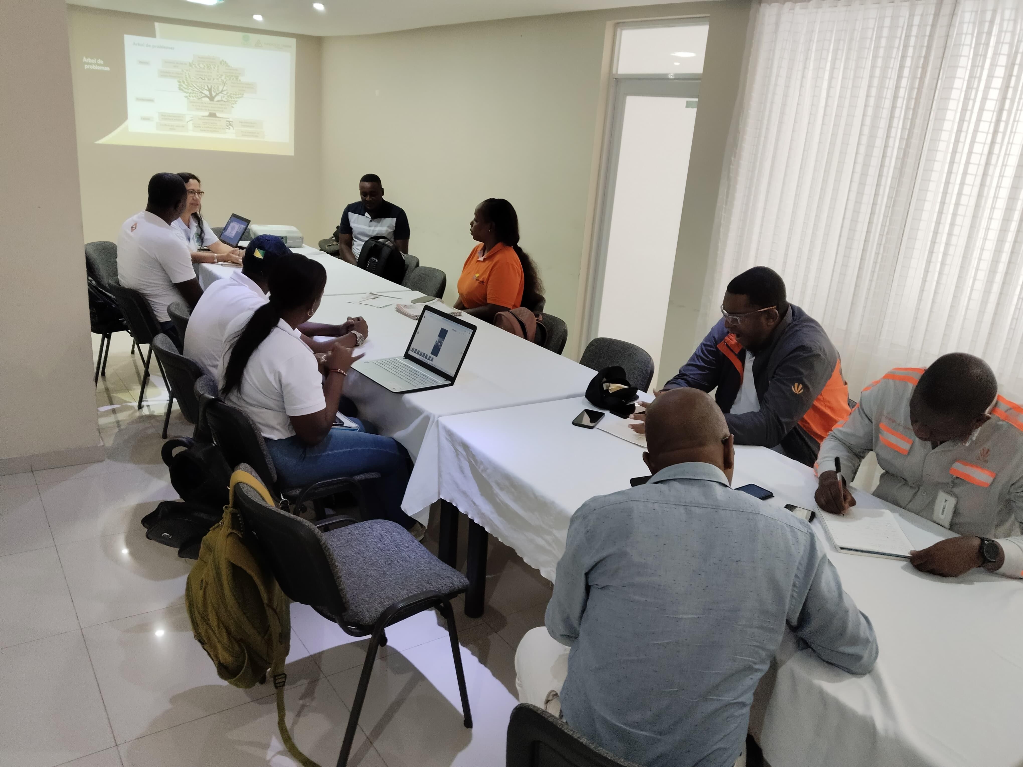 Comit&eacute; Interinstitucional inicia intervenci&oacute;n de &aacute;rboles en la v&iacute;a Sim&oacute;n Bol&iacute;var ante riesgos por temporada de lluvias