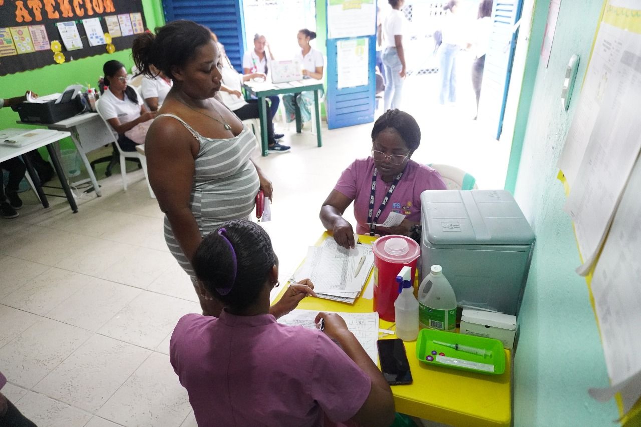 Secretaría de Salud promueve entornos saludables con jornada integral en el barrio Antonio Nariño