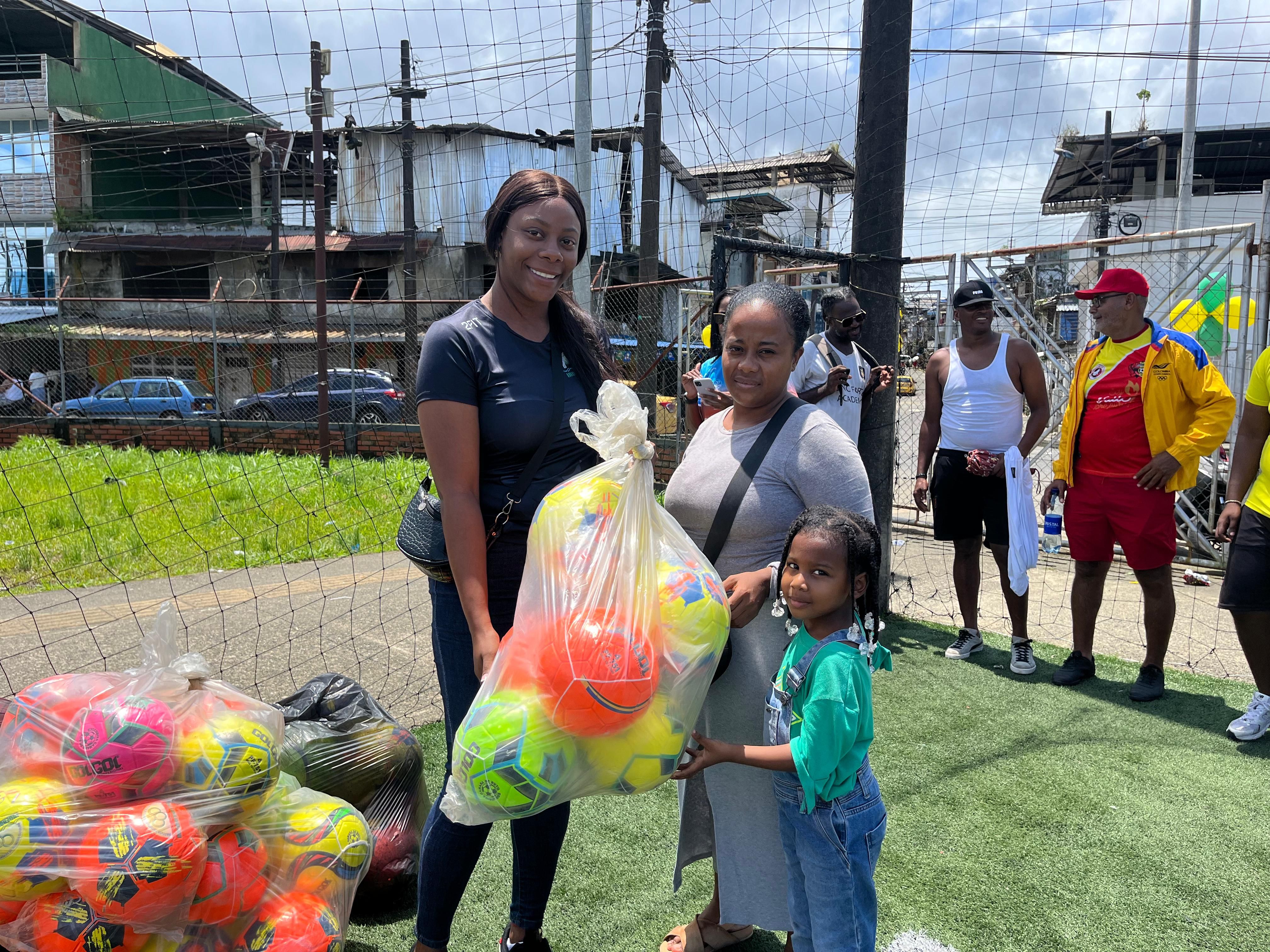 InderBuenaventura culminó con éxito torneo de semilleros de fútbol en el Distrito