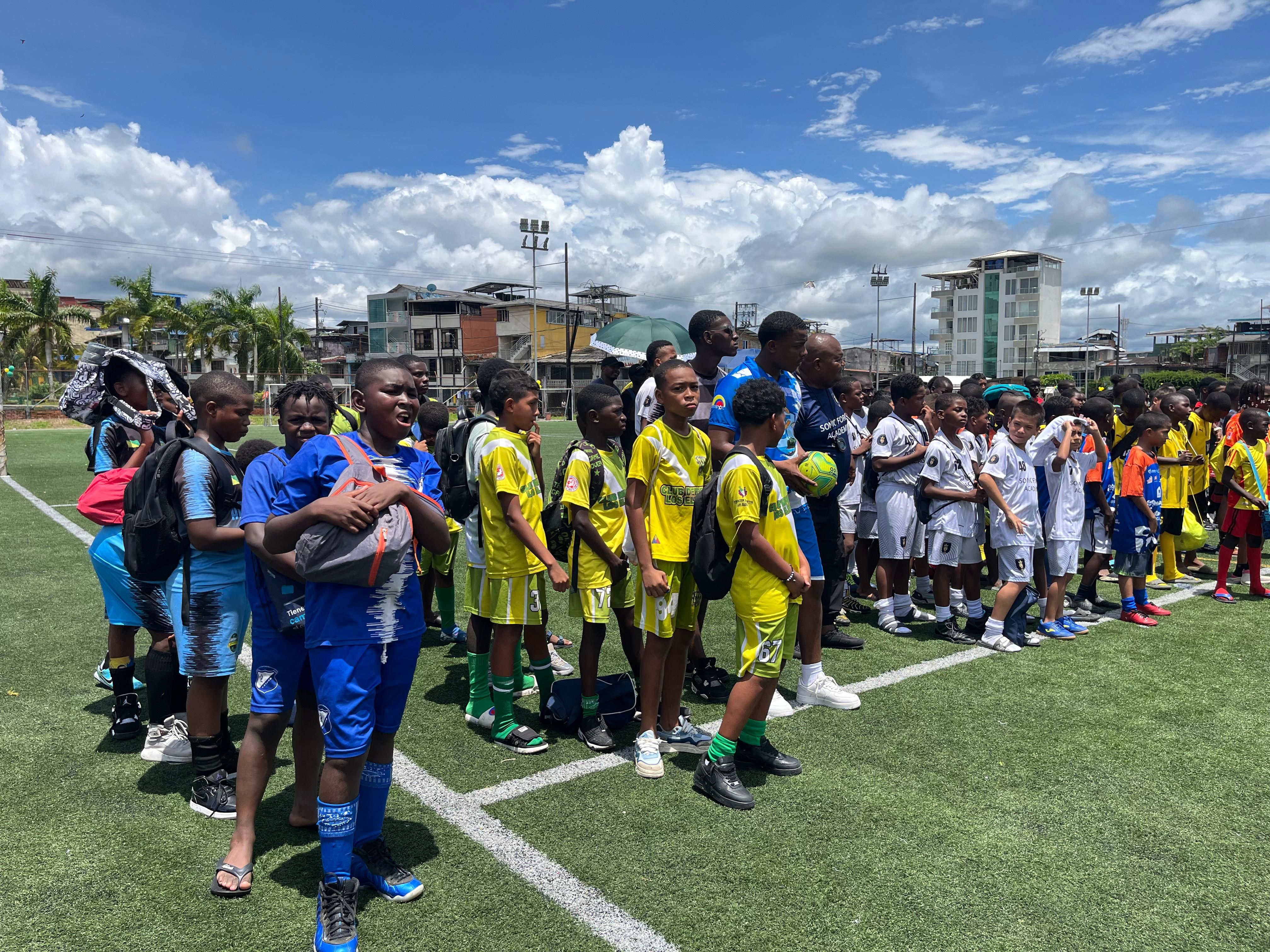 InderBuenaventura culminó con éxito torneo de semilleros de fútbol en el Distrito