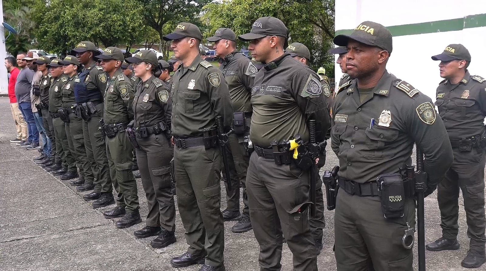 Buenaventura refuerza su seguridad con la llegada de 45 uniformados de la Policía Nacional