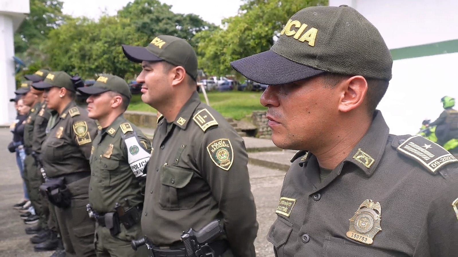 Buenaventura refuerza su seguridad con la llegada de 45 uniformados de la Policía Nacional