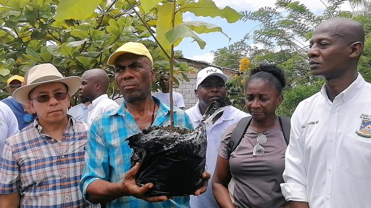 Alcaldía Distrital y comunidad de la Comuna 12 avanzan en diagnóstico para la construcción de los Ecos Barrios de Paz