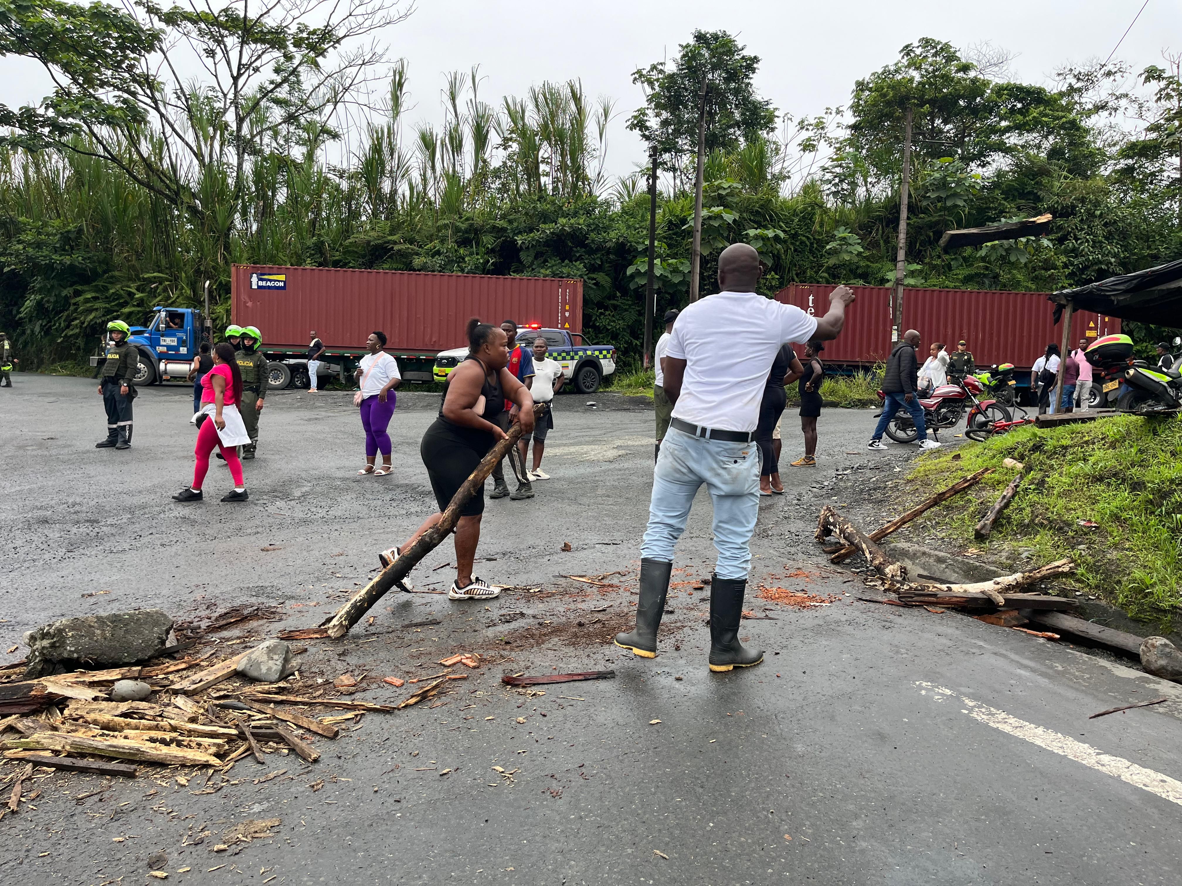 Alcaldía Distrital medió en levantamiento de bloqueo vial que sostenía la comunidad de Anchicayá