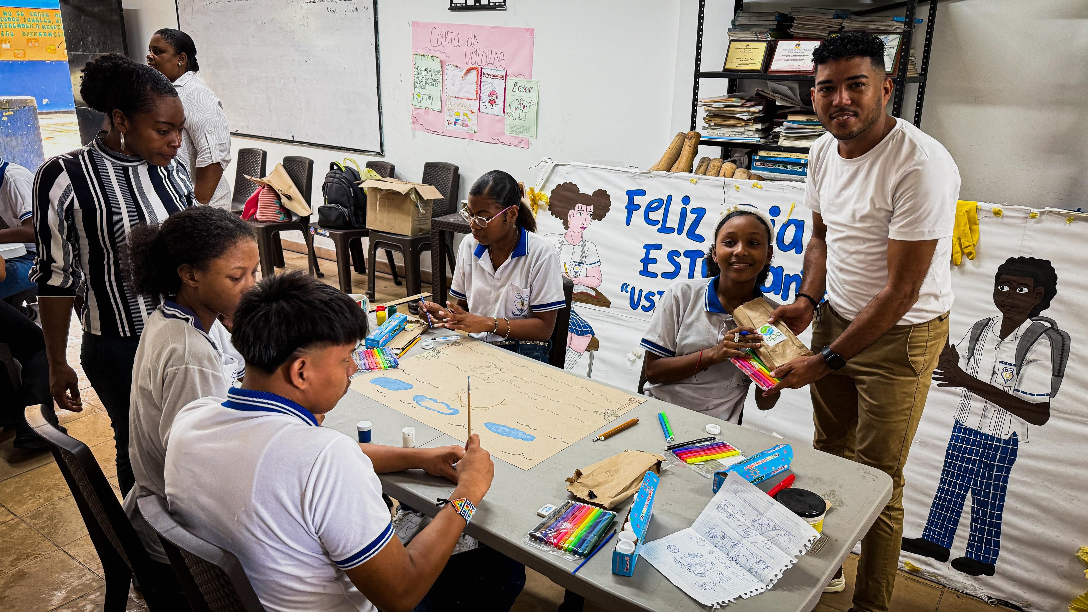 EPA Buenaventura impulsa la educación ambiental a través del arte mural