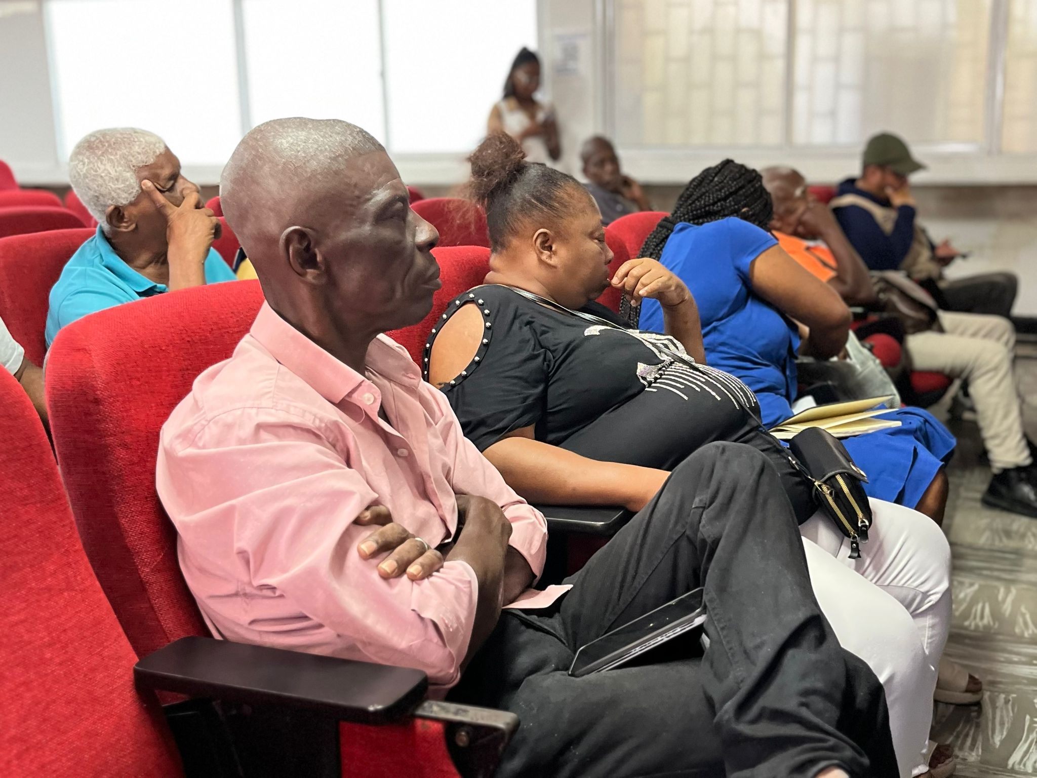 Comunas 10, 11 y 12 participan en la socialización de la actualización cartográfica de la nomenclatura vial y domiciliaria urbana