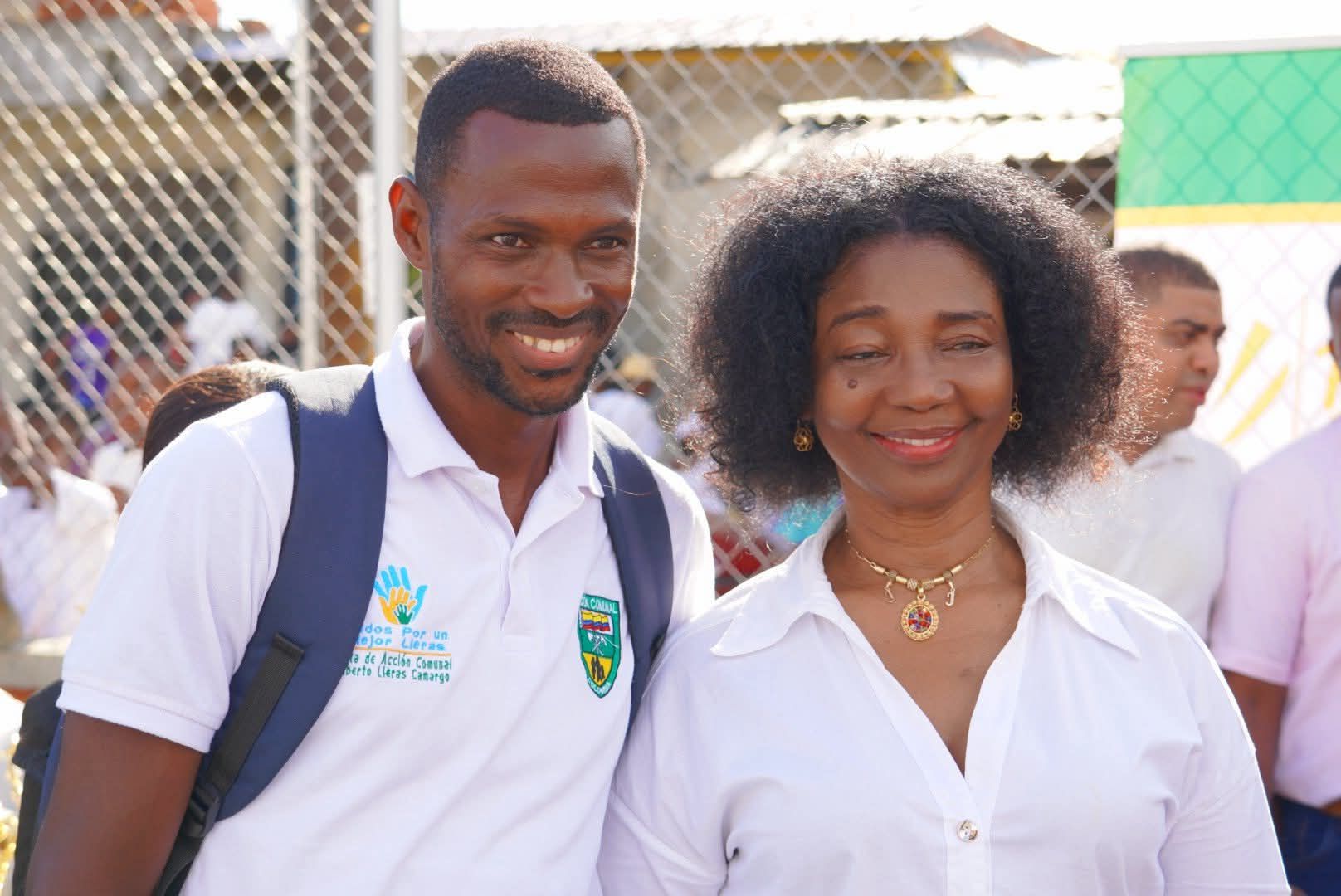 Buenaventura dota de uniformes y balones a más de 120 jóvenes para transformar sus vidas a través del deporte.