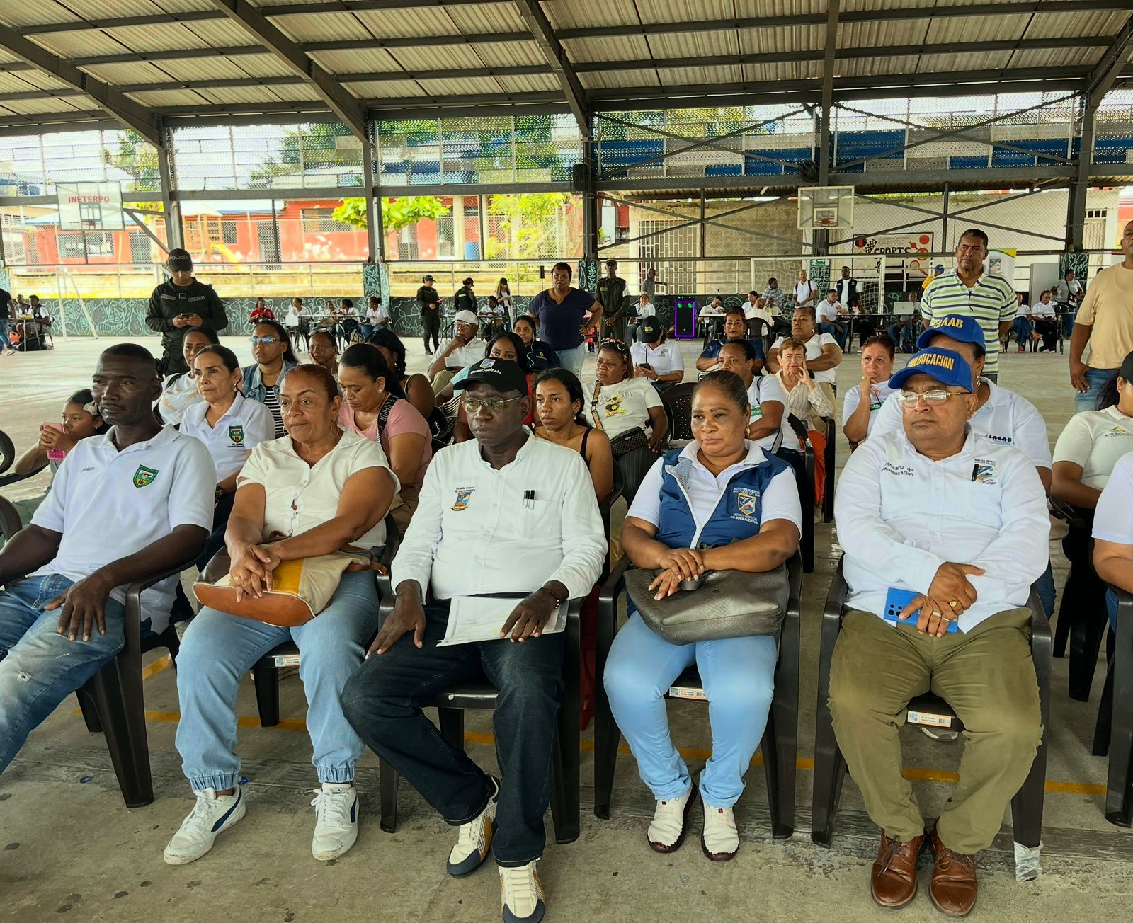 El Consejo de Gobierno a la Calle lleg&oacute; a la Comuna 8