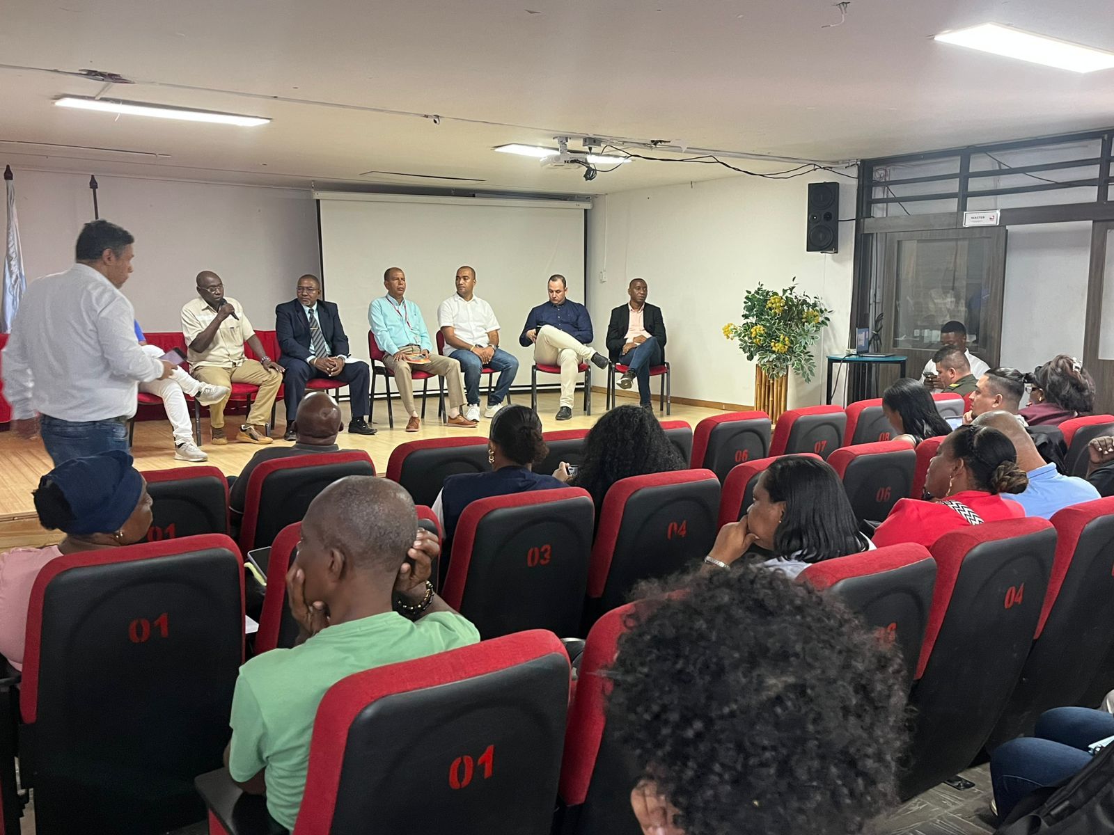 Comunidad, academia y concejales participaron del Foro Buenaventura participa en el Ordenamiento de su Territorio