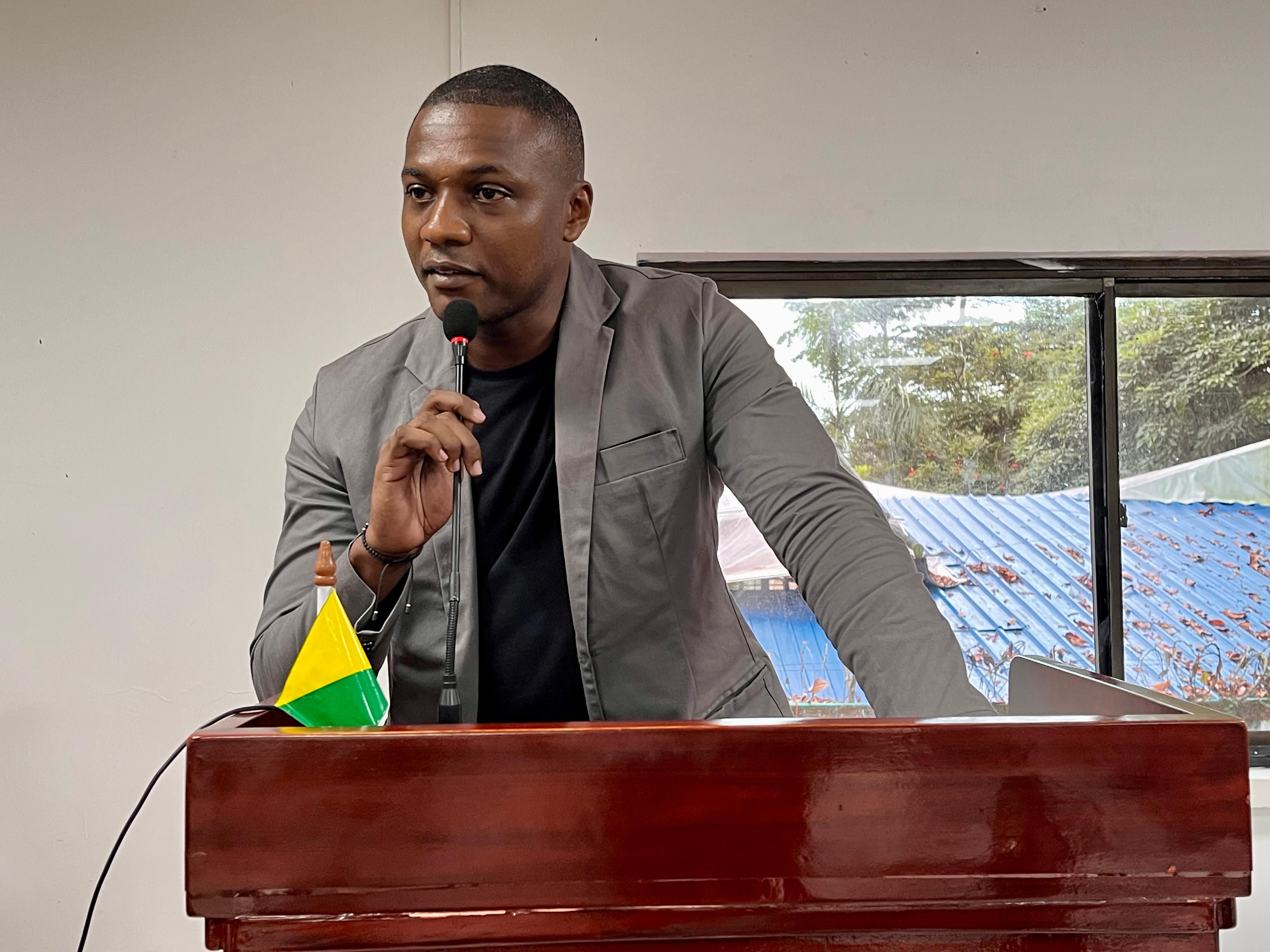 Jefe de la Oficina de Medio Ambiente sustent&oacute; gesti&oacute;n 2024 durante sesi&oacute;n de control pol&iacute;tico en el Concejo de Buenaventura