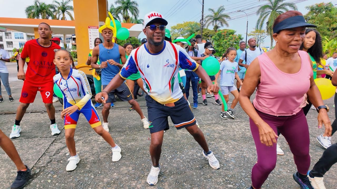 M&aacute;s de 800 personas participaron en el gran ciclopaseo Camino al Dagua, que fortaleci&oacute; el deporte, la integraci&oacute;n y la econom&iacute;a local