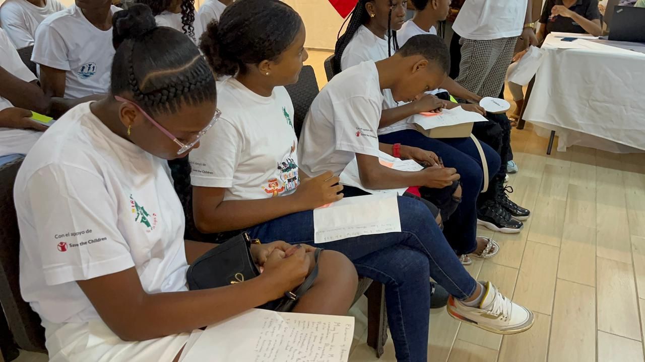 Ni&ntilde;ez de Buenaventura lidera di&aacute;logo hist&oacute;rico con autoridades para exigir avances en sus derechos