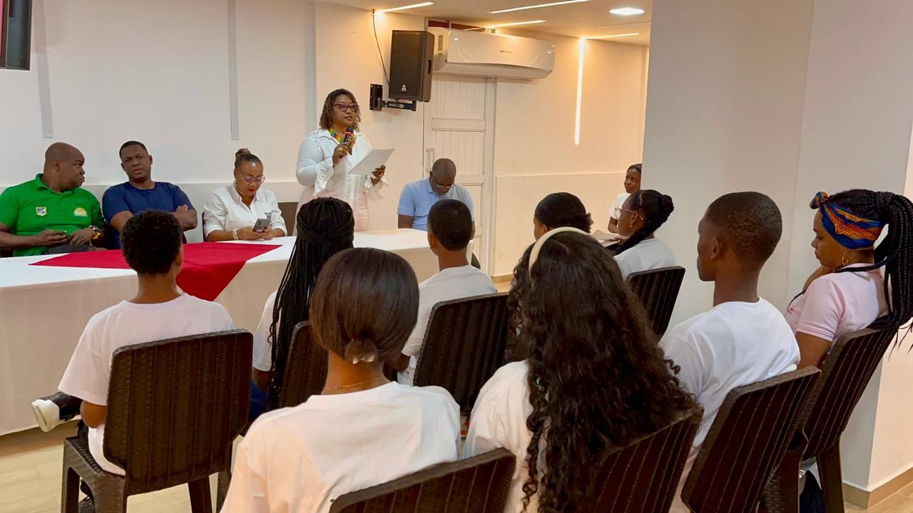 Ni&ntilde;ez de Buenaventura lidera di&aacute;logo hist&oacute;rico con autoridades para exigir avances en sus derechos