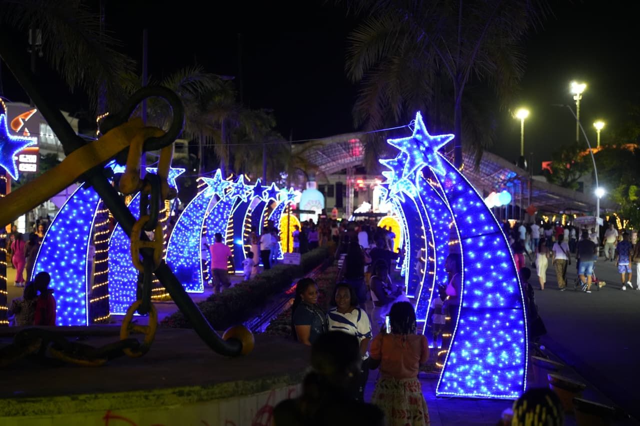 Alumbrado navide&ntilde;o impulsa la econom&iacute;a y fortalece el comercio local en Buenaventura