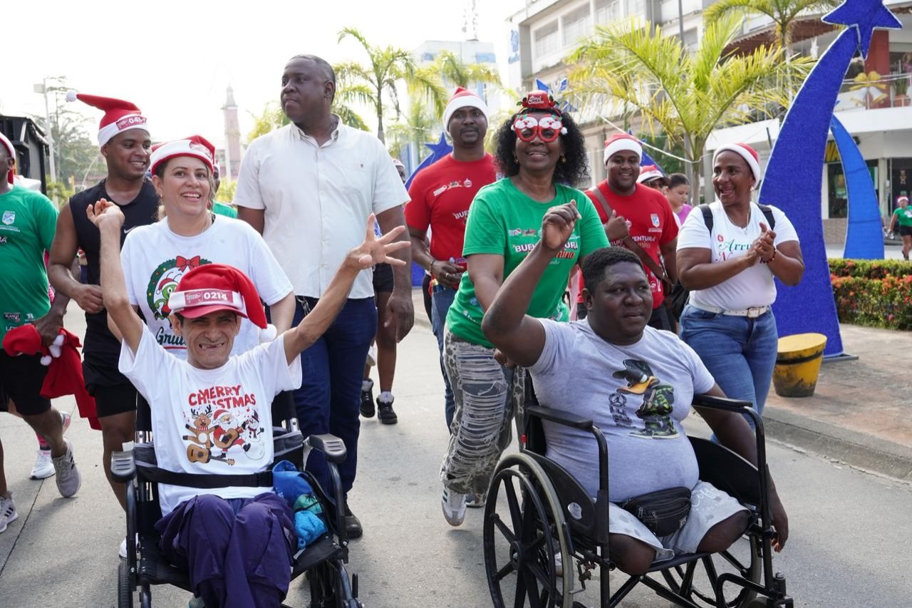 Buenaventura vivi&oacute; la Carrera Navide&ntilde;a Ruta Tura 3K en uni&oacute;n familiar