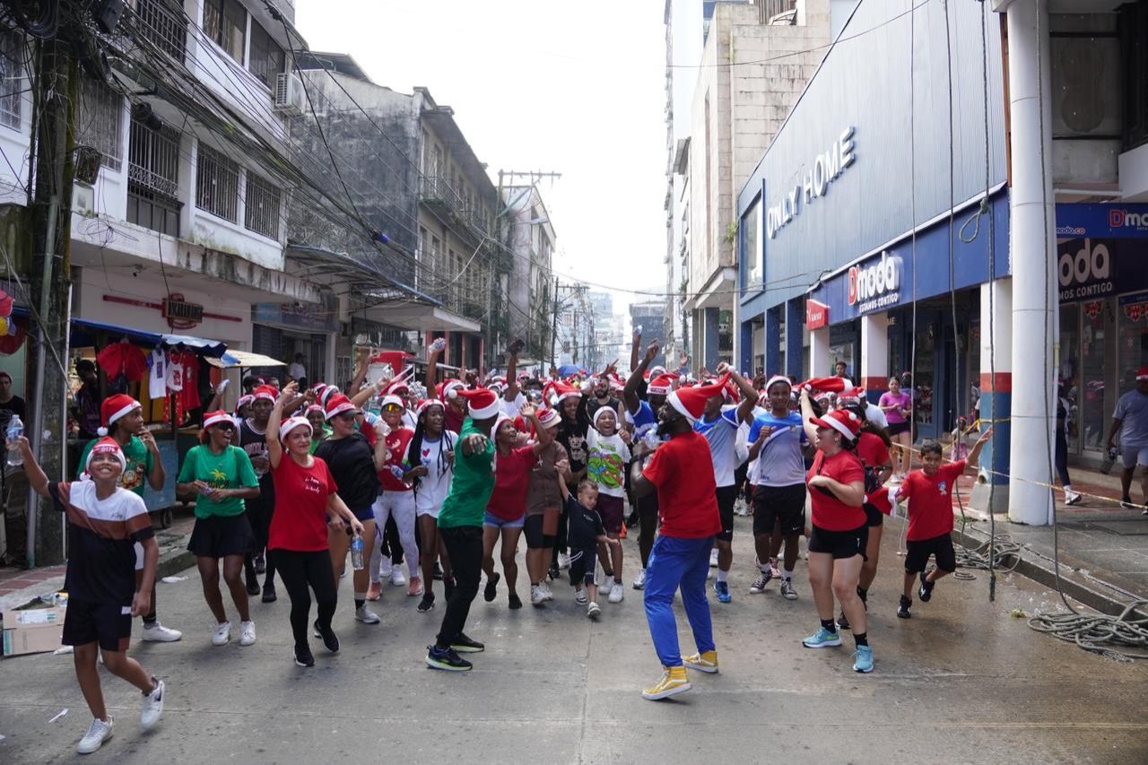 Buenaventura vivi&oacute; la Carrera Navide&ntilde;a Ruta Tura 3K en uni&oacute;n familiar