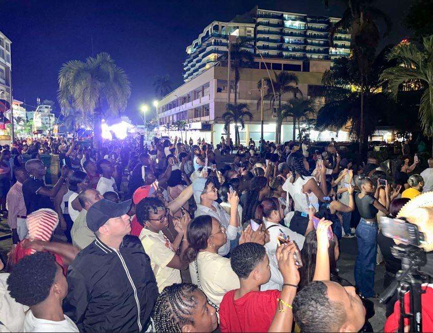 La Luz de la esperanza renace en el Distrito! Buenaventura encendi&oacute; el coraz&oacute;n de su Navidad