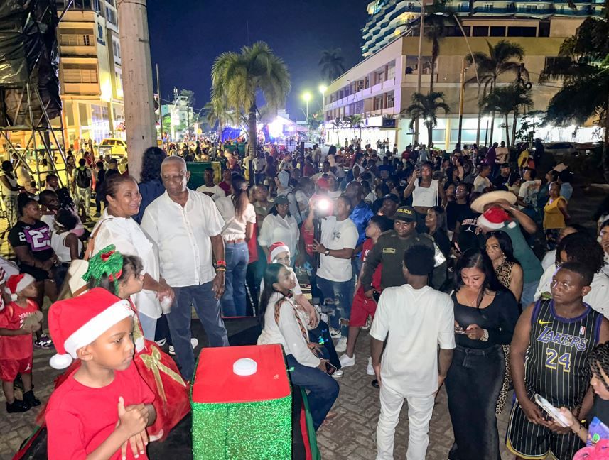 La Luz de la esperanza renace en el Distrito! Buenaventura encendi&oacute; el coraz&oacute;n de su Navidad