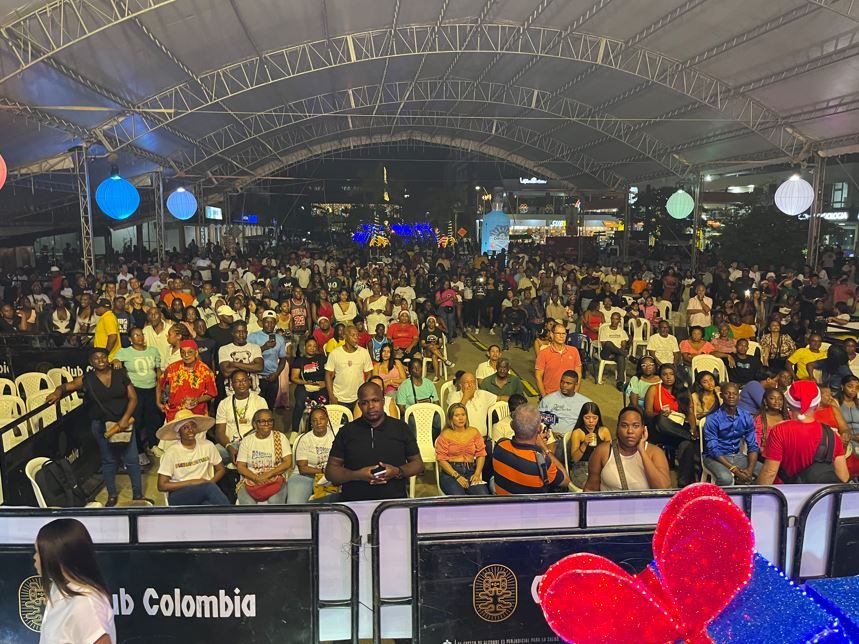 La Luz de la esperanza renace en el Distrito! Buenaventura encendi&oacute; el coraz&oacute;n de su Navidad