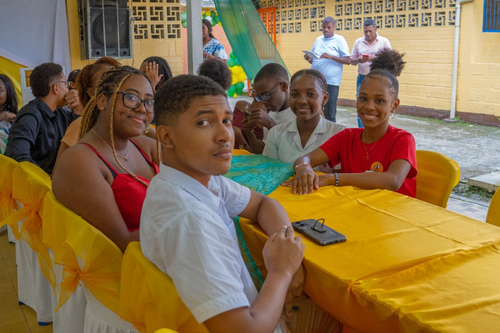 Secretar&iacute;a de Etnoeducaci&oacute;n hizo reconocimiento a los mejores ICFES 2025 de los planteles oficiales del Distrito