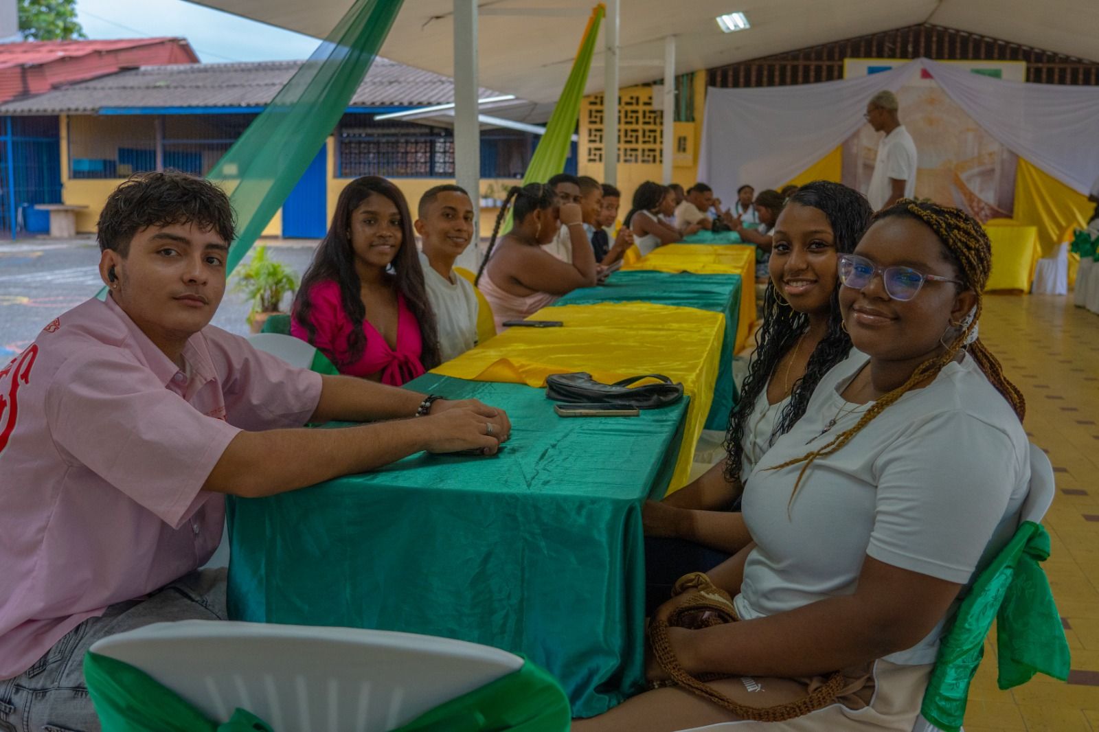 Secretar&iacute;a de Etnoeducaci&oacute;n hizo reconocimiento a los mejores ICFES 2025 de los planteles oficiales del Distrito