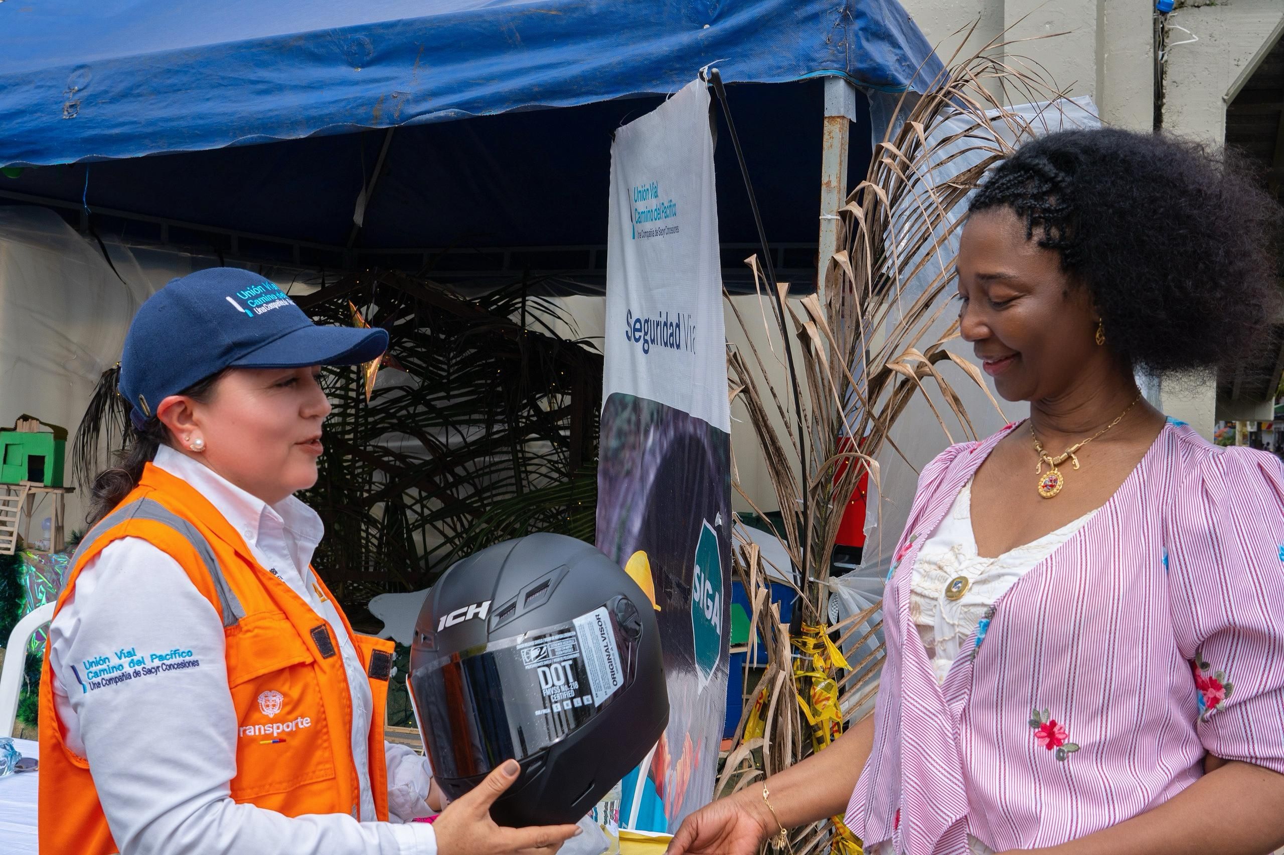 Alcald&iacute;a de Buenaventura fortalece la seguridad vial con entrega de dotaci&oacute;n a los agentes de la secretar&iacute;a de tr&aacute;nsito