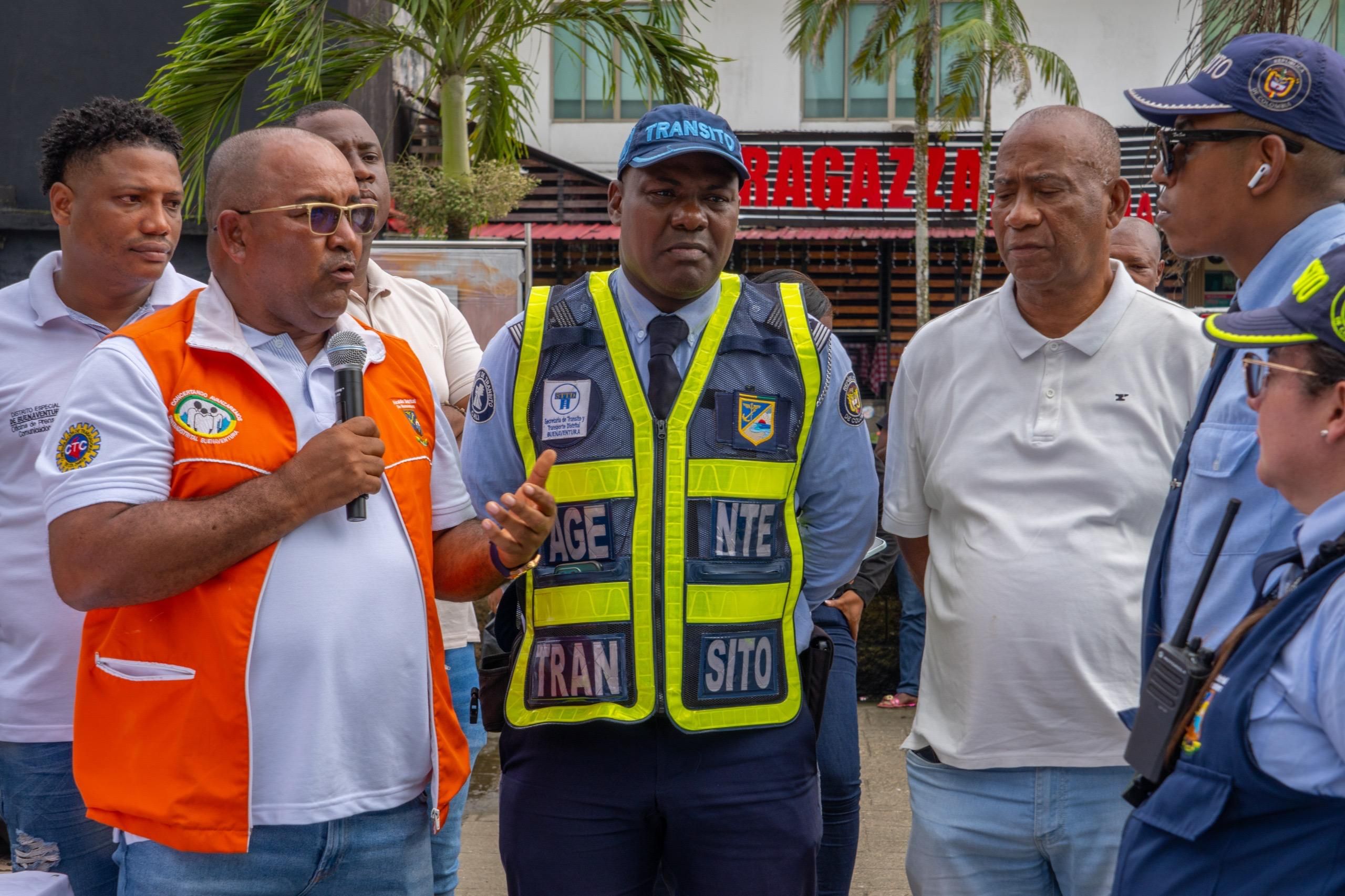 Alcald&iacute;a de Buenaventura fortalece la seguridad vial con entrega de dotaci&oacute;n a los agentes de la secretar&iacute;a de tr&aacute;nsito